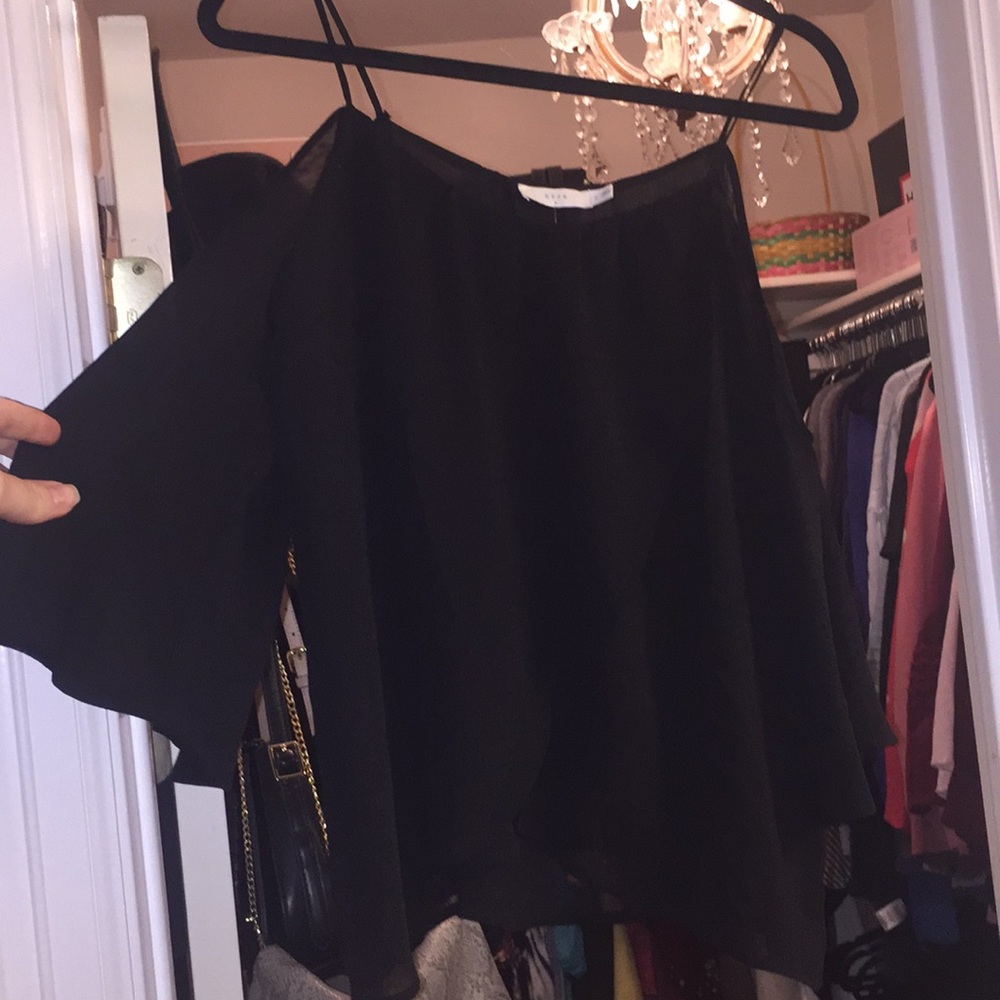 BNWT Nordstrom black cold shoulder blouse
